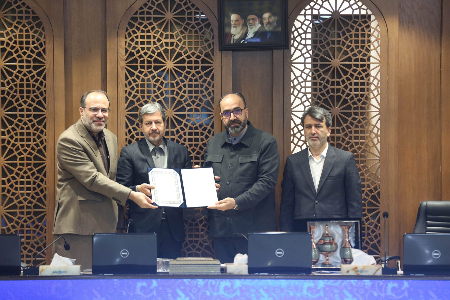 تقدیر استاندار اصفهان از مدیرعامل پالایشگاه اصفهان در نشست شورای گفتوگو
